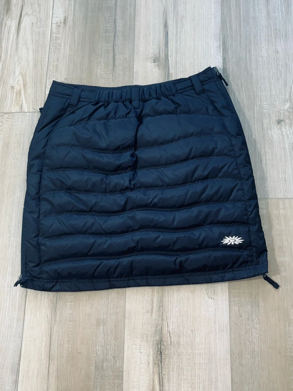 Skhoop Women’s Quilted Duck Down Insulated Skirt Size Large